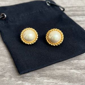 Authentic CHRISTIAN DIOR Vintage Clip On Earrings